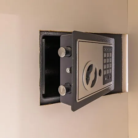 севеней Hotel *