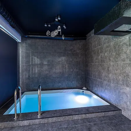 севеней Hotel *