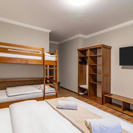 севеней Hotel Bukowel