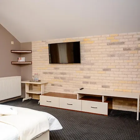 Hotel севеней *