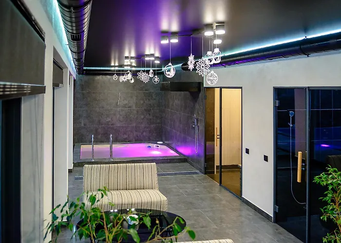 Otel севеней *